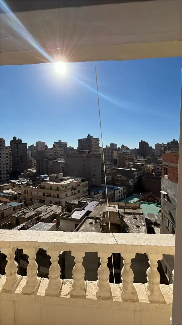 كود 180 شقة 220م للبيع في سيدي جابر – شارع ألاسكا (ناصية بني نوفل) – دور أخير – ريسبشن 4 قطع