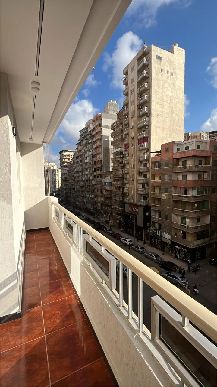 كود 176  شقه 95م ميامي شارع اسكندر ابراهيم عمومي عماره صيدليه المرشدي - Image 1